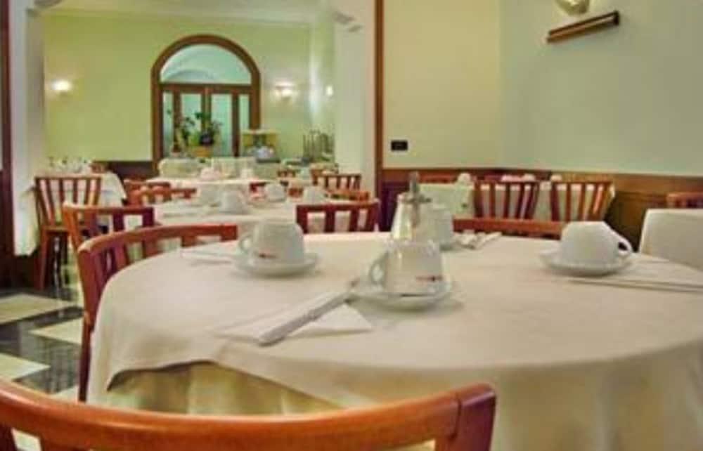 Grand Hotel Olympic Aurum Hotels Рим Екстериор снимка